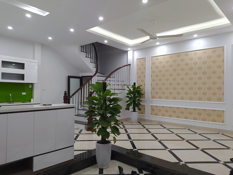 Bán gấp nhà Hào Nam, Đống Đa 35m2 x 5 tầng, 3.2 tỷ, ngõ rộng