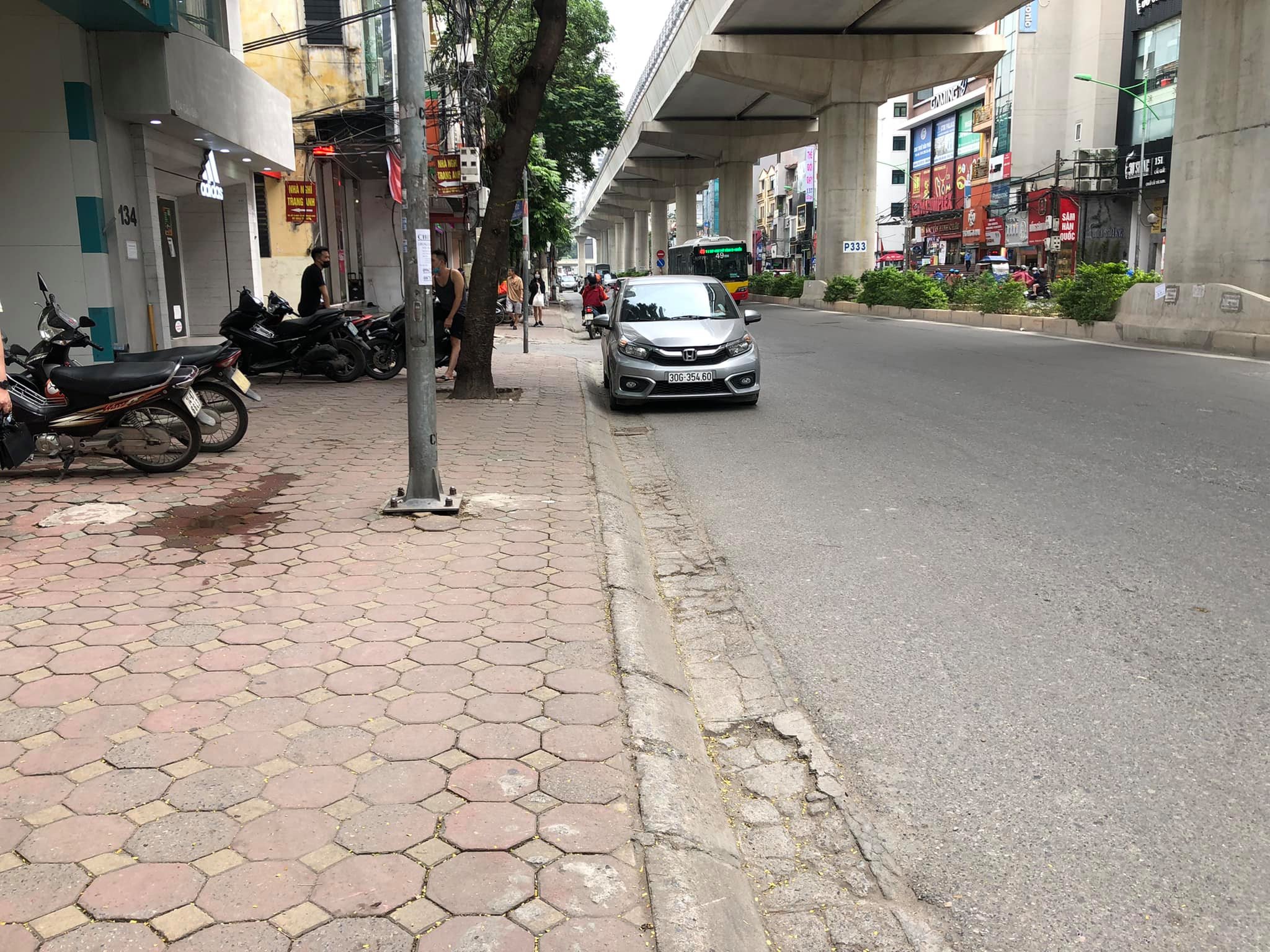 Bán nhà mặt phố Cầu Giấy 525m, giá 135 tỷ (có thương lượng)