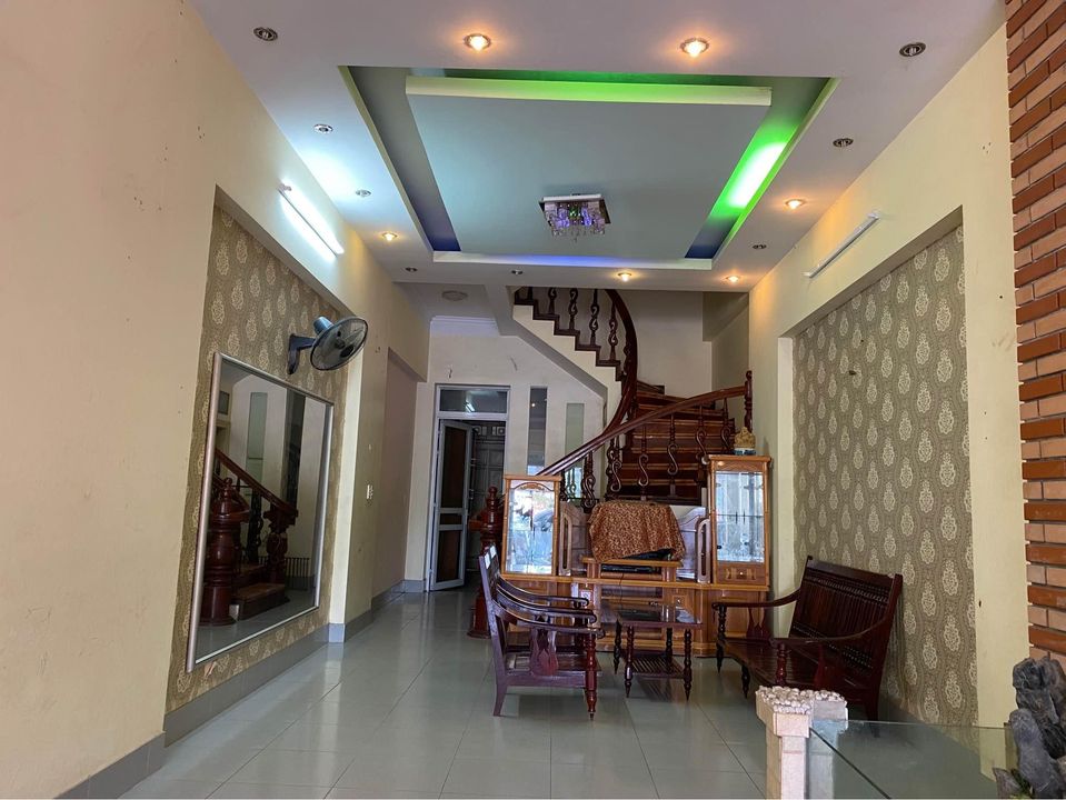 Em cần tiền trả nợ nên bán nhanh nhà tại tổ 11 phường Mường thanh