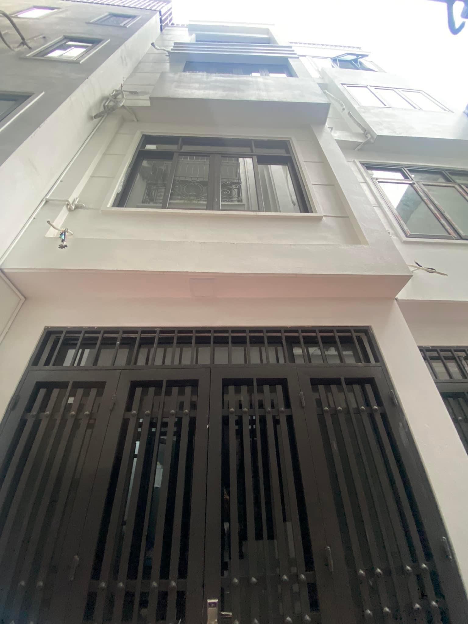 BÁN NHÀ MỚI XÂY ,Ô TÔ ĐỖ CỔNG NGÕ 322 MỸ ĐÌNH 1. 33m GIÁ GẦN 4 TỈ, NHÀ 5 TẦNG 3,5m MẶT TIỀN.