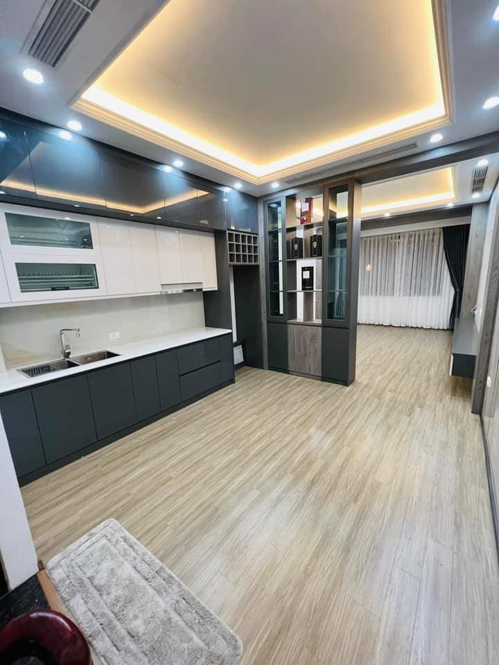 Hoa hậu Hoàng Văn Thái! Ô tô tránh, thông bàn cờ, KD, lô góc, mới đẹp ở ngay, 47m2*5T, 11.8 tỷ