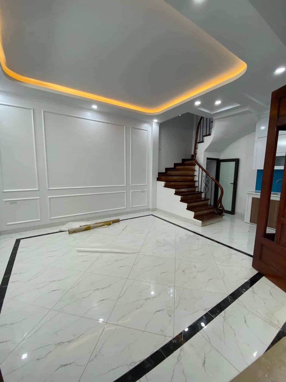 Ô TÔ ĐỖ CỬA - THANH XUÂN 6 TẦNG 40M GIÁ 4.5 TỶ