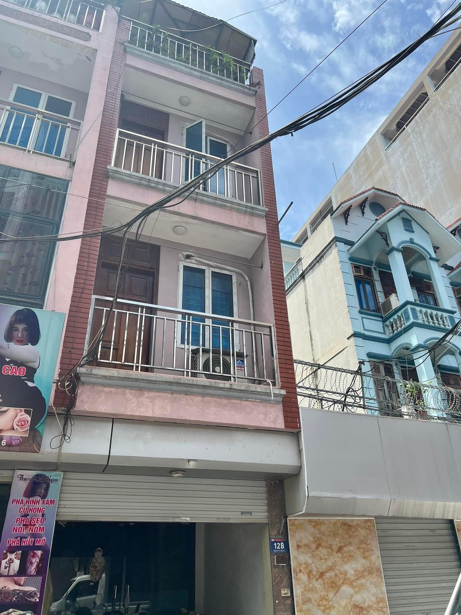 BÁN NHÀ MẶT NGÕ RỘNG. Ô TÔ VÀO NHÀ. KINH DOANH TỐT. KHU VỰC HOT NHẤT PHÚ ĐÔ. GIAO THÔNG THUẬN TIỆN. ĐỦ TIỆN ÍCH.