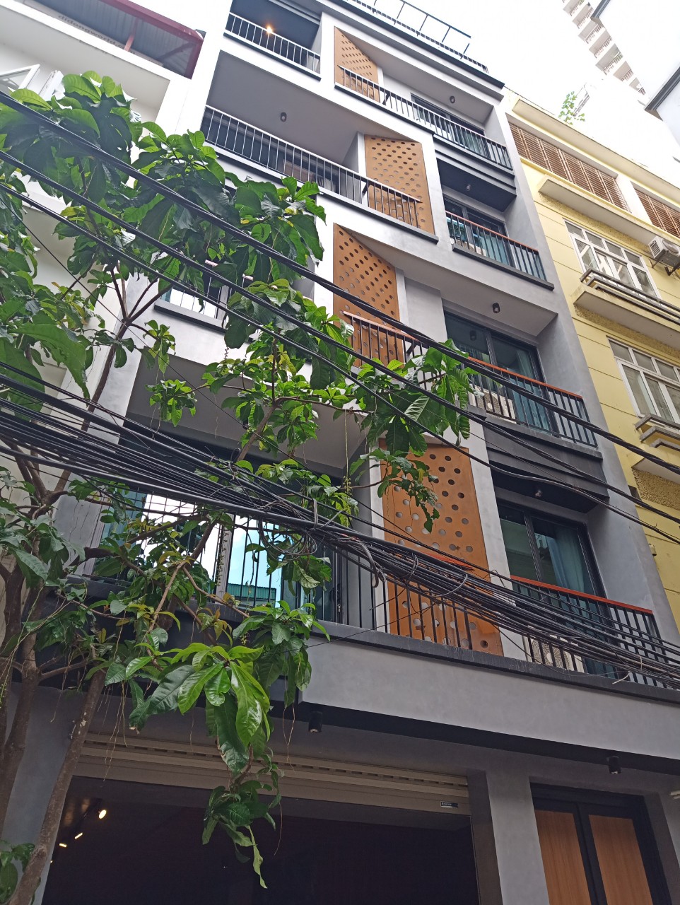 Bán nhà Nguyễn Khánh Toàn,19 phòng, DT 95 triệu/ tháng, full nội thất, thang máy ô tô, 95m- 12.7 tỷ