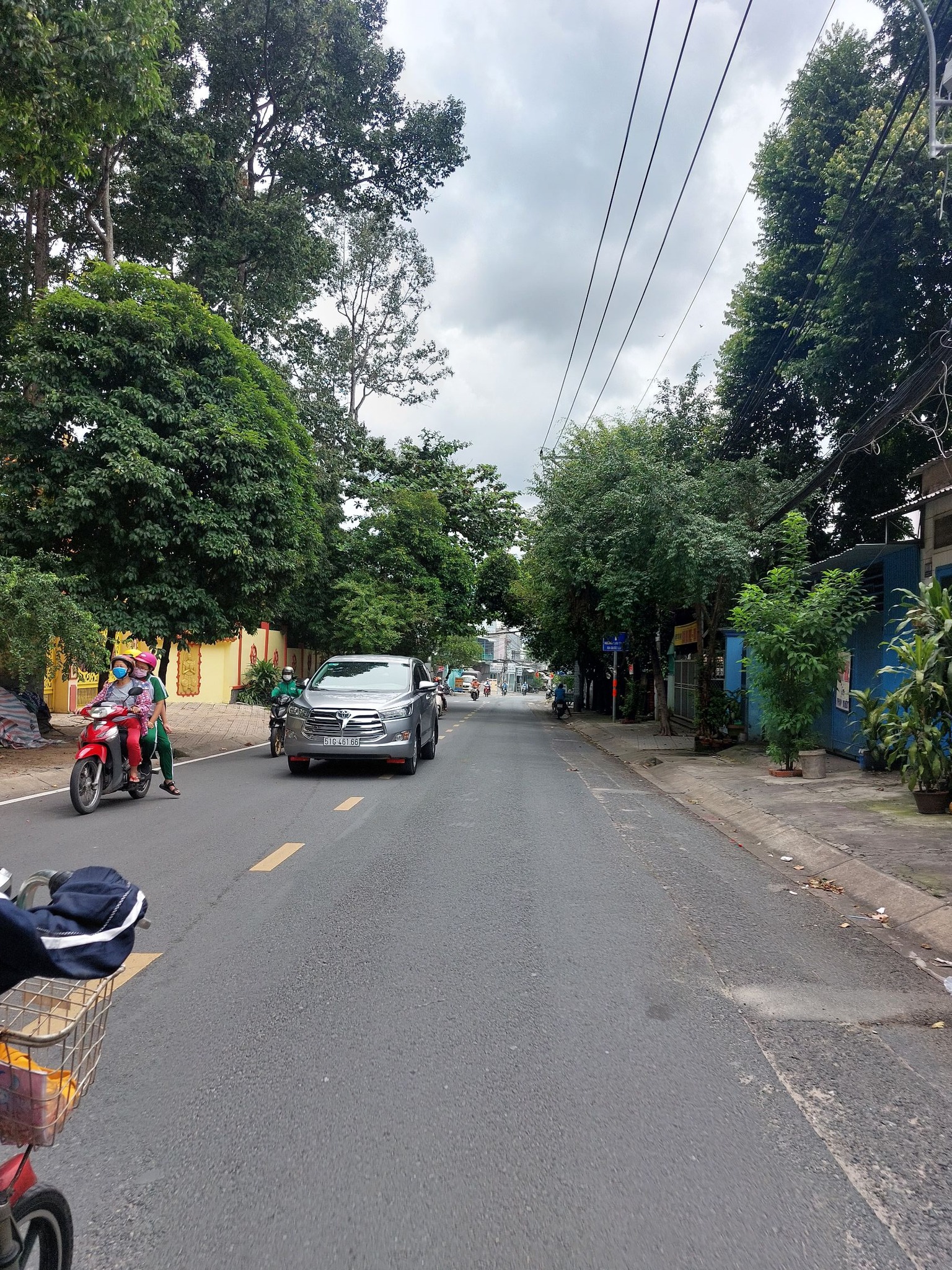 BÁN NHÀ MT HƠN 400M2 - Đ. LÊ THỊ HOA P. BÌNH CHIỂU - MT 9M GIÁ NGỘP