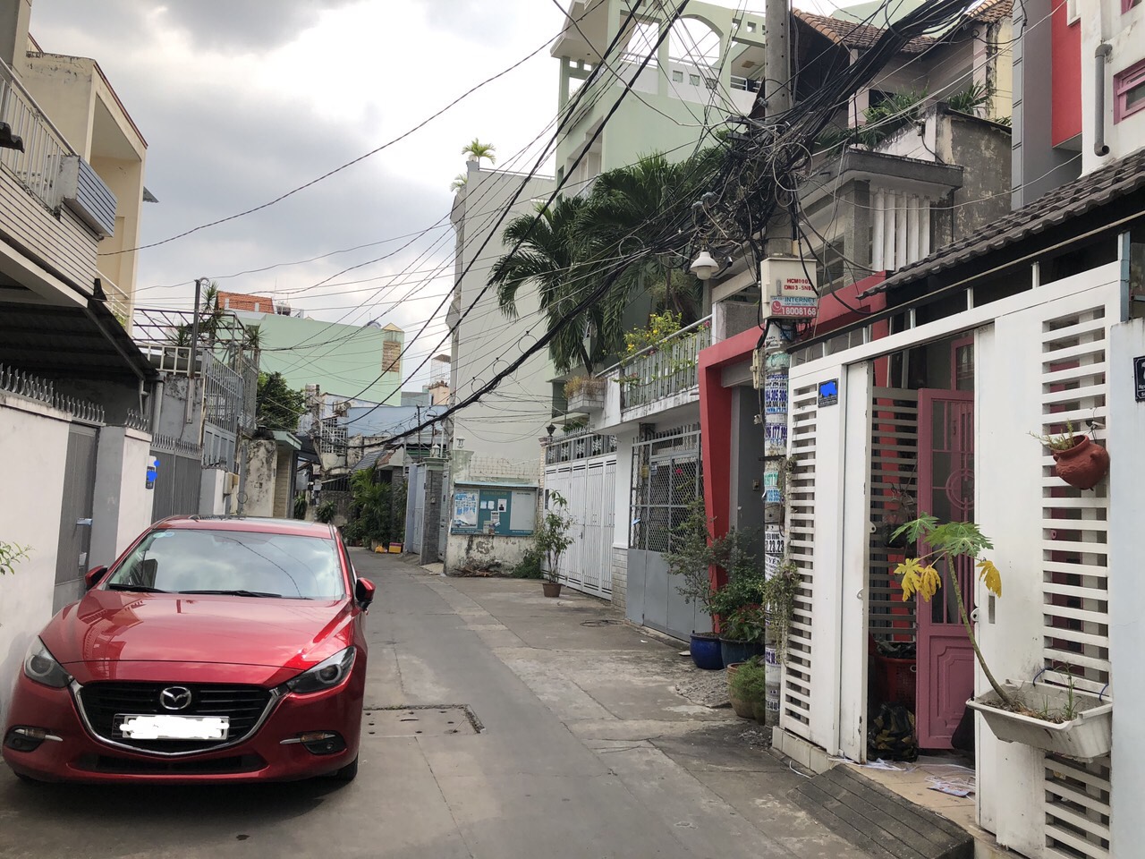 Bán nhà hẻm xe hơi đường Nguyễn Kiệm, đối diện bệnh viện 175, 1 trệt 1 lầu, 2pn 2wc. Nhà mới đầy đủ nội thất.