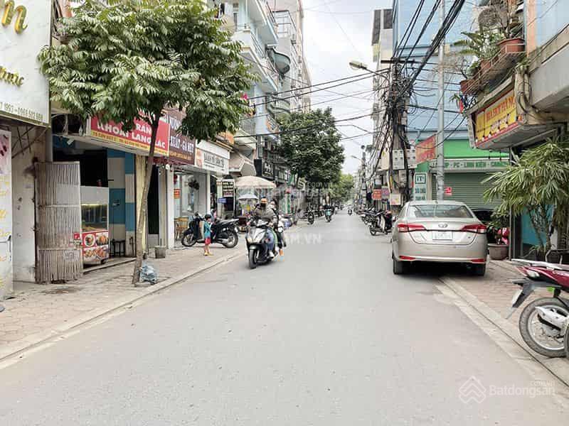 Mặt Phố cửu việt 2, Trâu Quỳ 90m2, Mặt Tiền 6m Lh: 0985109357.