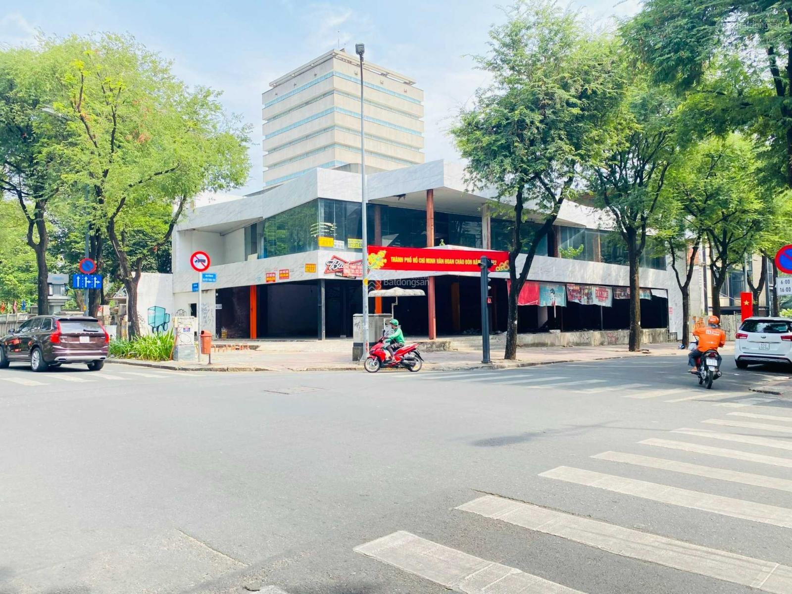 Nhà thuê Góc 2MT 69 LÝ TỰ TRỌNG - NGUYỄN TRUNG TRỰC, Quận 1. 25x40m 2 tầng sàn suốt 1800m2