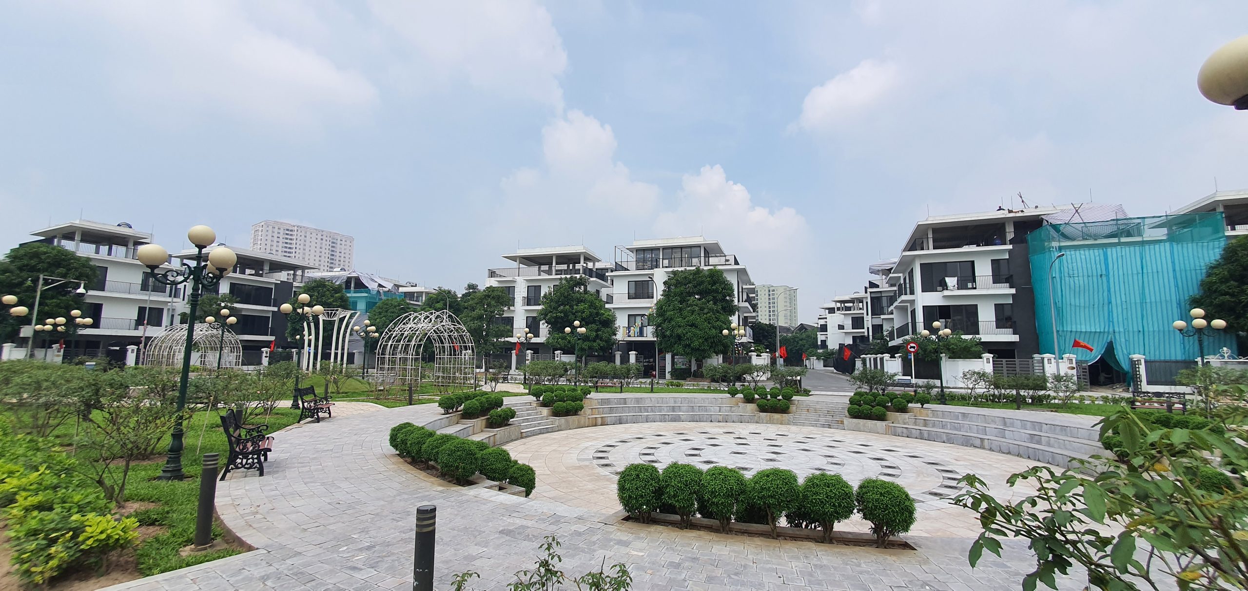 Bán nhà KĐT EDEN ROSE Thanh Liệt Thanh Trì 90m 4T MT5m 11.8 tỷ Đẳng Cấp An Ninh 24/24.