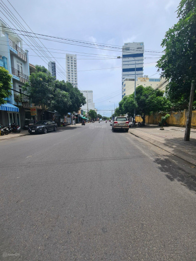 470m2