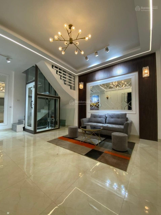 Bán nhà Văn Cao, Ba Đình, 2 mặt thoáng, cách oto 10m, thang máy, 60m2; 8,15tỷ