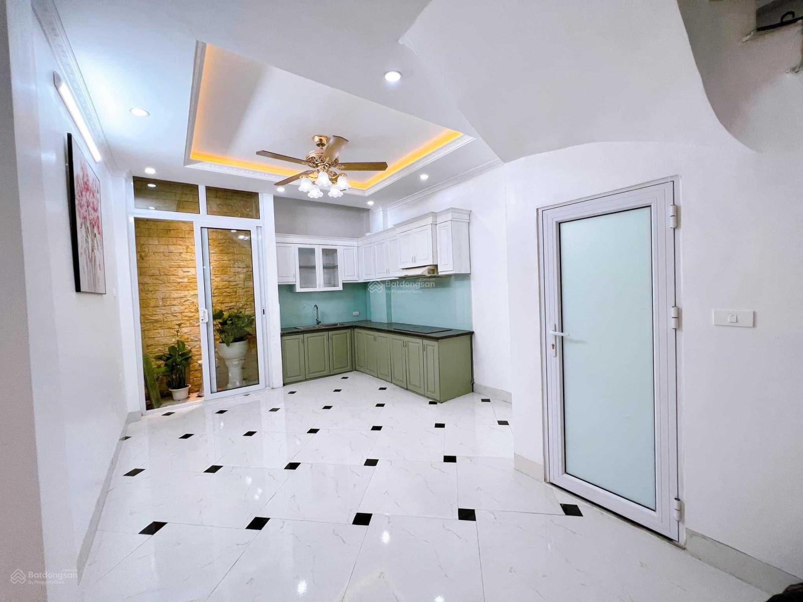 Bán nhà Nguyễn Thái Học, nhà rộng miên man, 57m2, 5.2 tỷ