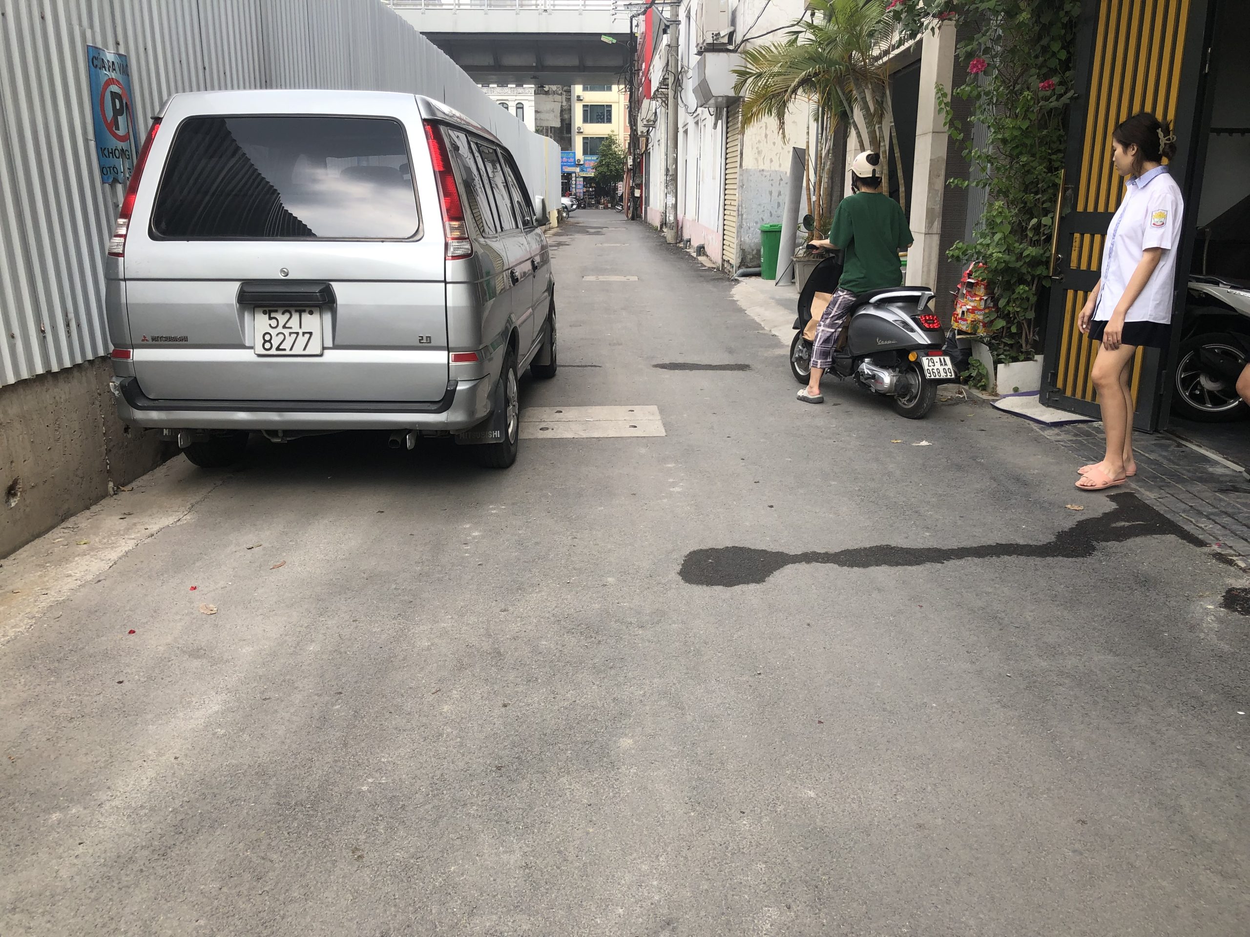 Bán gấp nhà ngõ 29 Dịch Vọng giá 14,9 tỷ, Diện tích 120m2, ô tô vào nhà, kinh doanh được, ngõ thông, giao nhà ngay