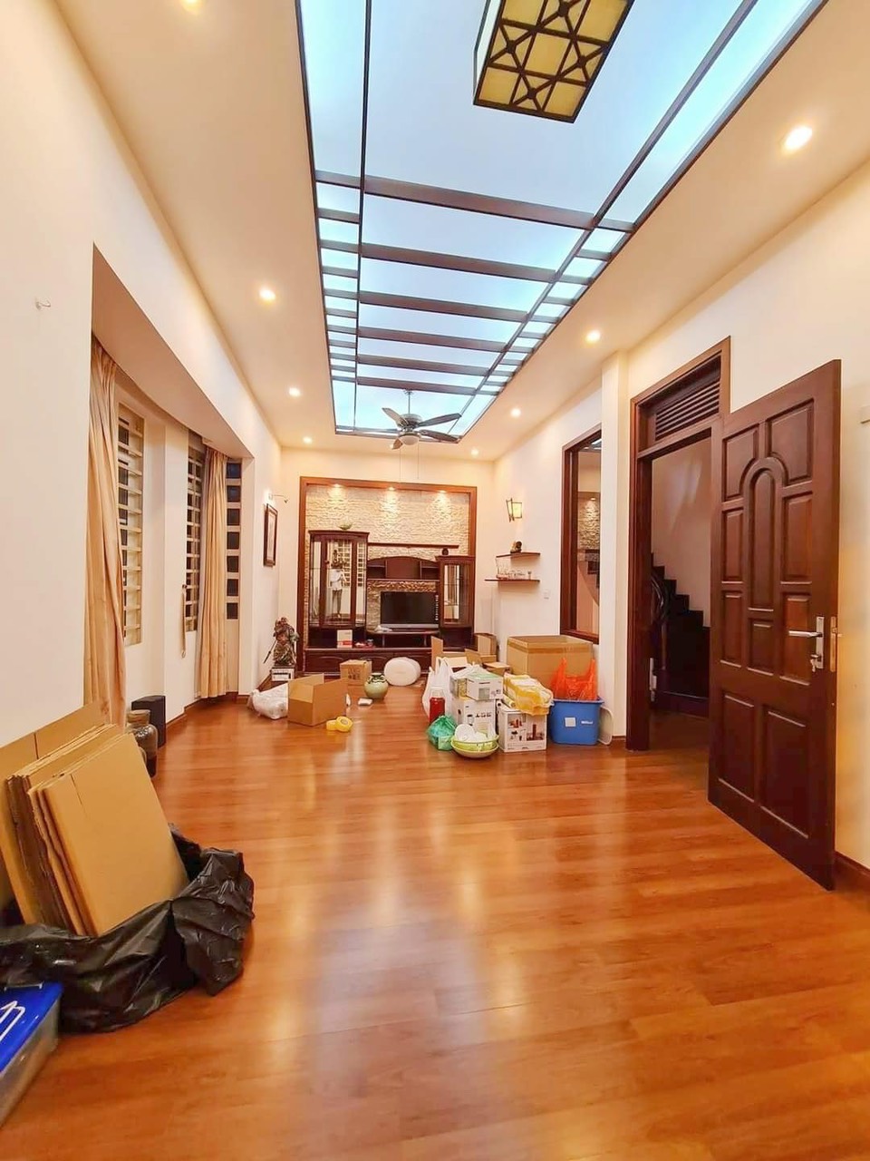 HÀNG HIẾM- NHÀ MẶT NGÕ - MỚI XÂY - GIÁ ĐẦU TƯ - NGAY CẠNH ROYAL CITY 45M, 5 TẦNG