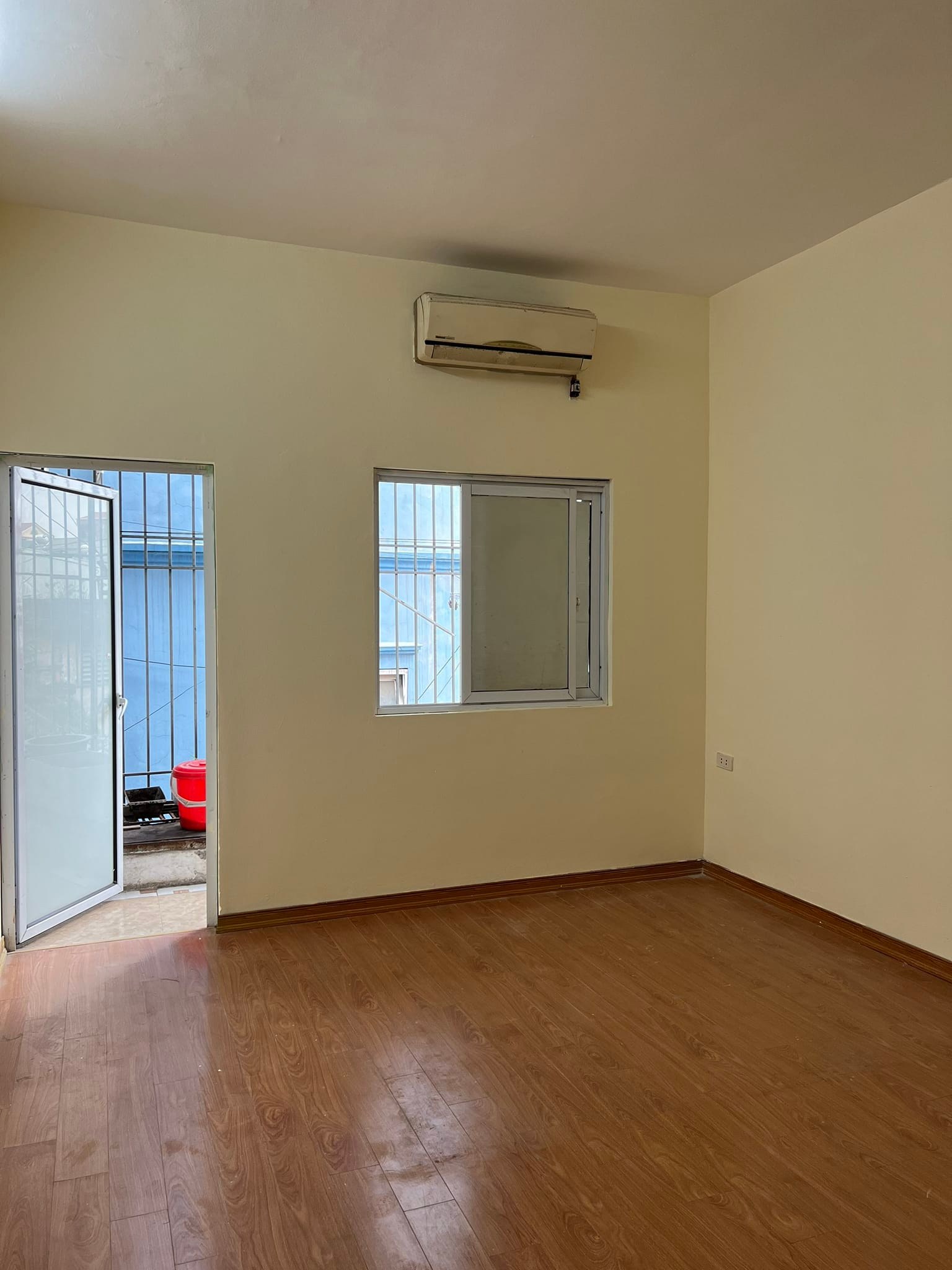 Sở hữu hộ khẩu Vạn Phúc, Hà Đông với giá siêu rẻ, chỉ 7x tr/m2, ngõ gần ô tô.