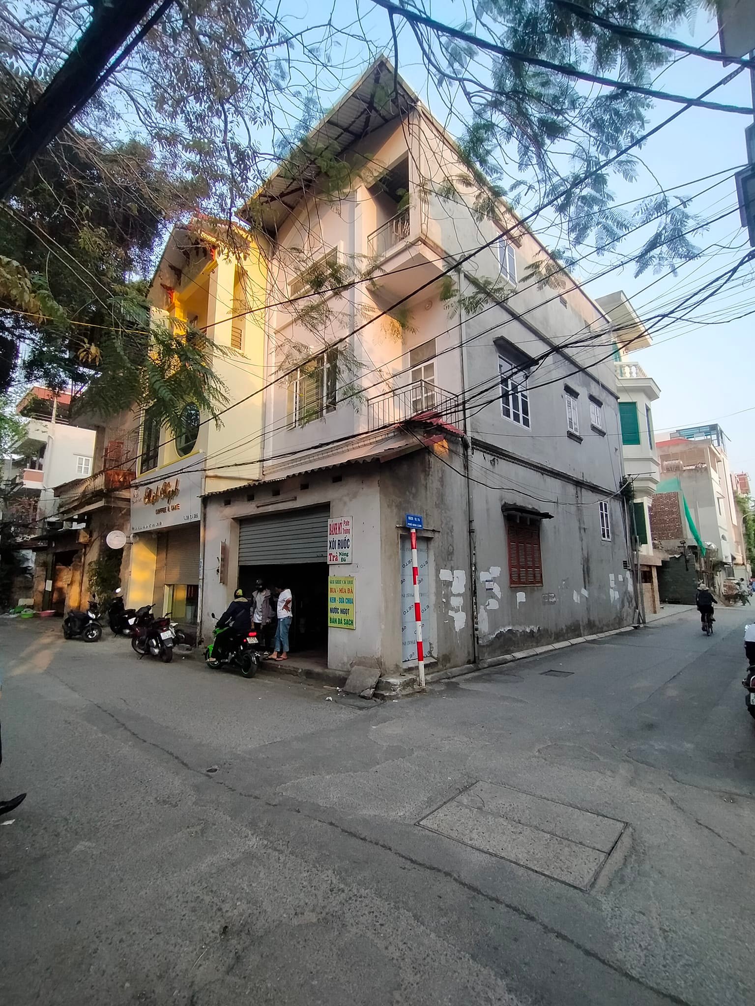 Bán Nhà C4 Phố Hoa Lâm, Lô Góc 140m, Mt 7m Ngõ Phố Thông Ô Tô Tránh, Kd, Gía 10.x Tỷ.