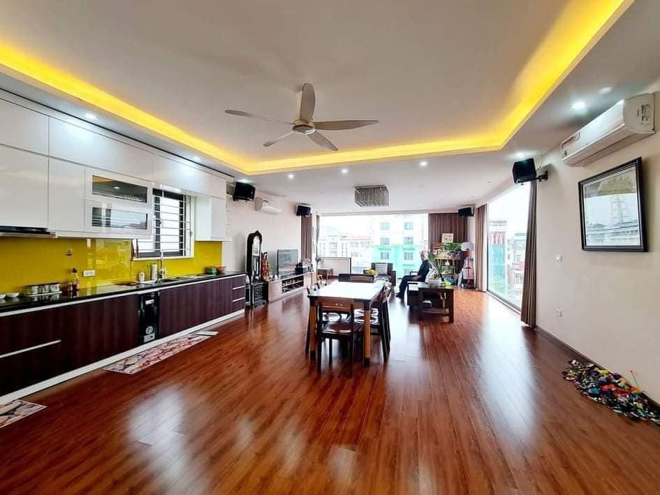 Bán Nhà Mới Đẹp, Gara, Thang Máy Phố Thạch Bàn, Hướng ĐN, 95m, Gía 9 tỷ.