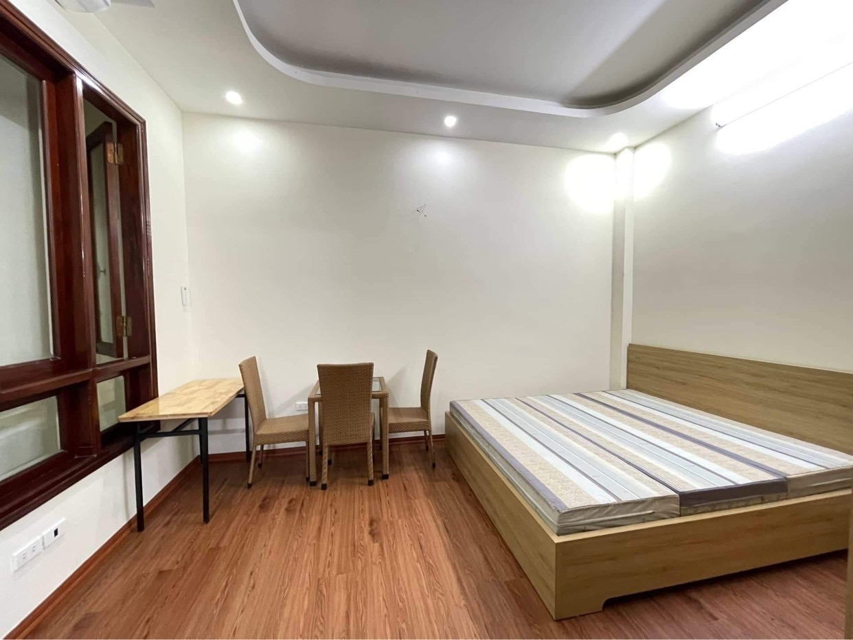 Bán nhà Trần Quốc Hoàn - phân lô - ô tô - 2 thoáng - ngõ thông chỉ 11 tỷ