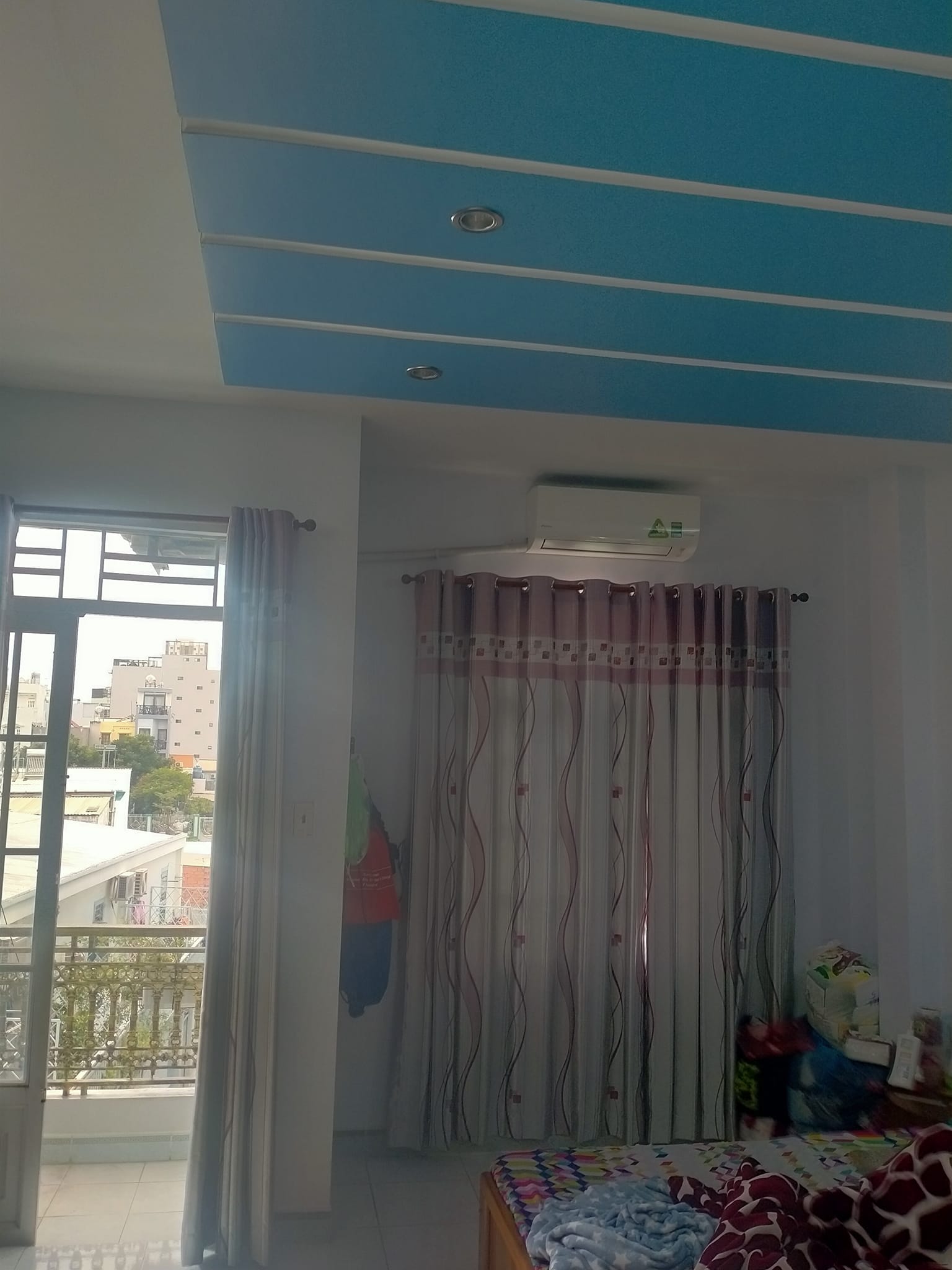 BÁN NHÀ MỚI 4 TẦNG HẺM RỘNG XE OTO ĐỖ NGAY TRƯỚC CỬA