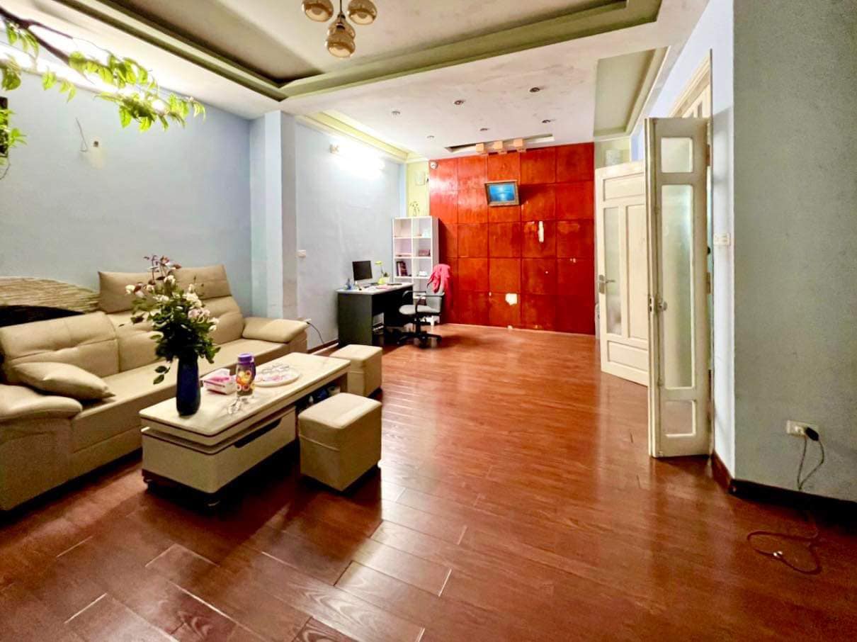 Nhà Đẹp Thôi Rồi- Nguyễn Trãi 50m2- 5 Tầng- Mặt Tiền Khủng 6.2m- Giá nhỉnh 5tỷ- Kinh Doanh-Lô Góc.