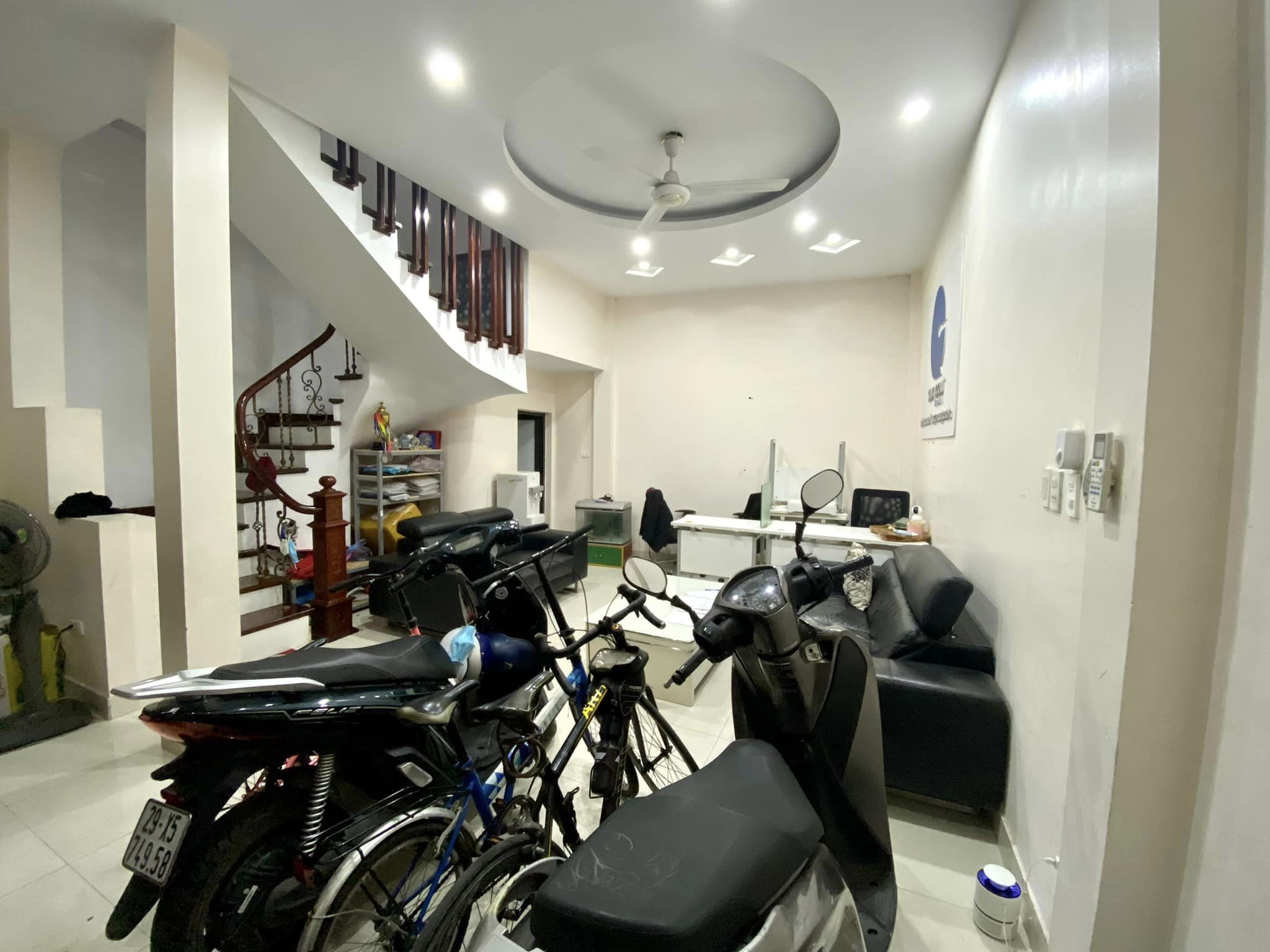 Bán Nhà Phố Lãng Yên , Phân Lô , Ô Tô ,Mặt Tiền Rộng, Kinh Doanh online DT 42m2 Giá 6.8 Tỷ