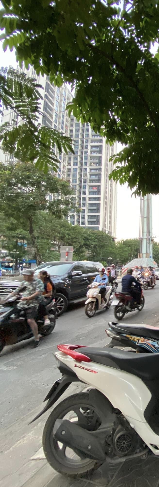 Nhà mặt phố KIM NGƯU vỉa hè ô tô tránh-kinh doanh đỉnh 12/18T2- 4 tầng- MT 3,1-4TỶ 5