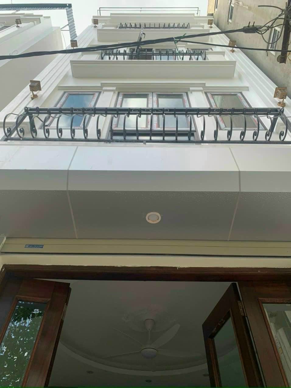 Bán nhà Dương Nội 5T 35m2 ngay vòng xuyến Lê Trọng Tấn oto đỗ gần giá 2,96 tỷ