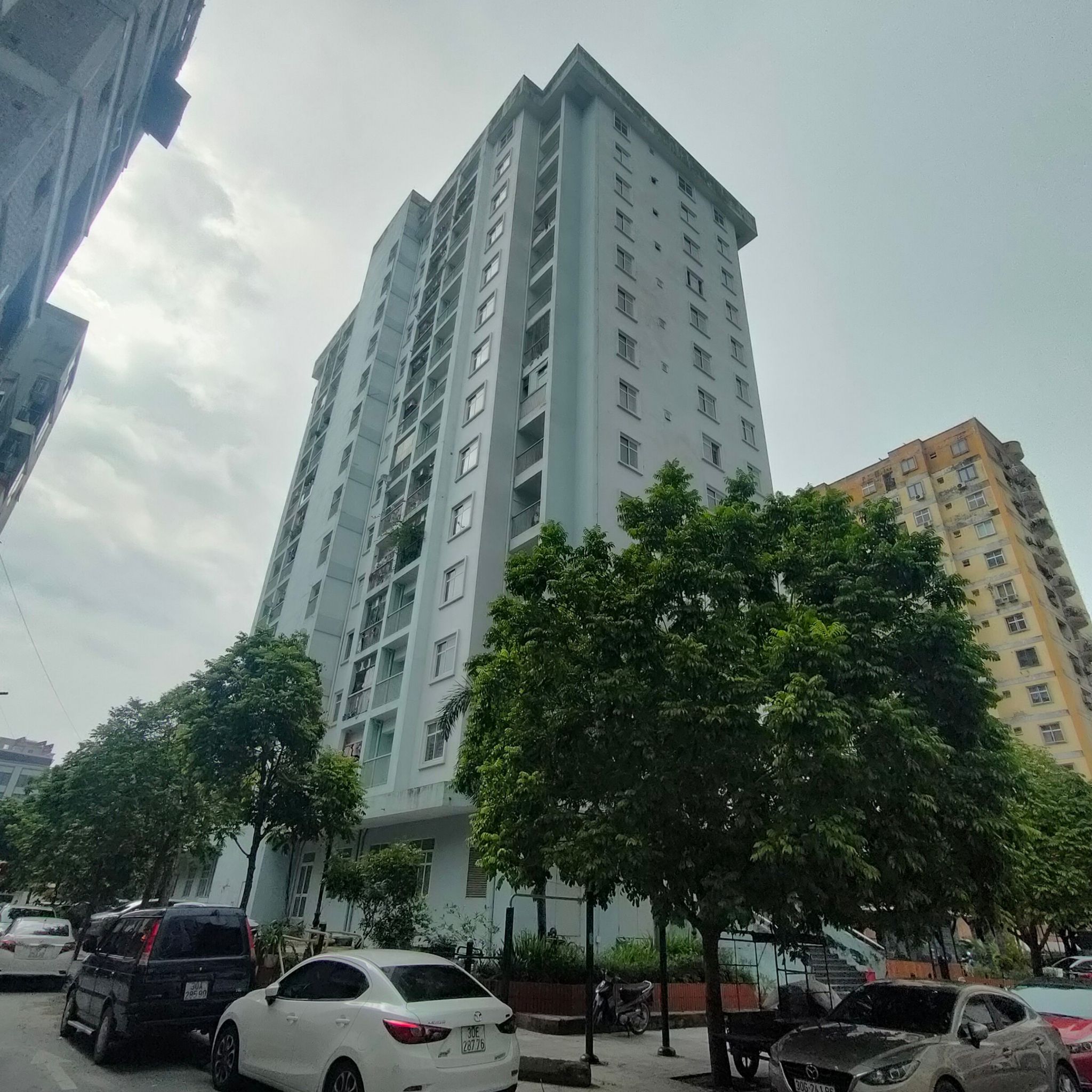 BÁN NHÀ MẶT PHỐ CẦU GIẤY - 1 MẶT PHỐ 1 MẶT Ô TÔ TRÁNH - 2 VỈA HÈ TRƯỚC SAU - KINH DOANH