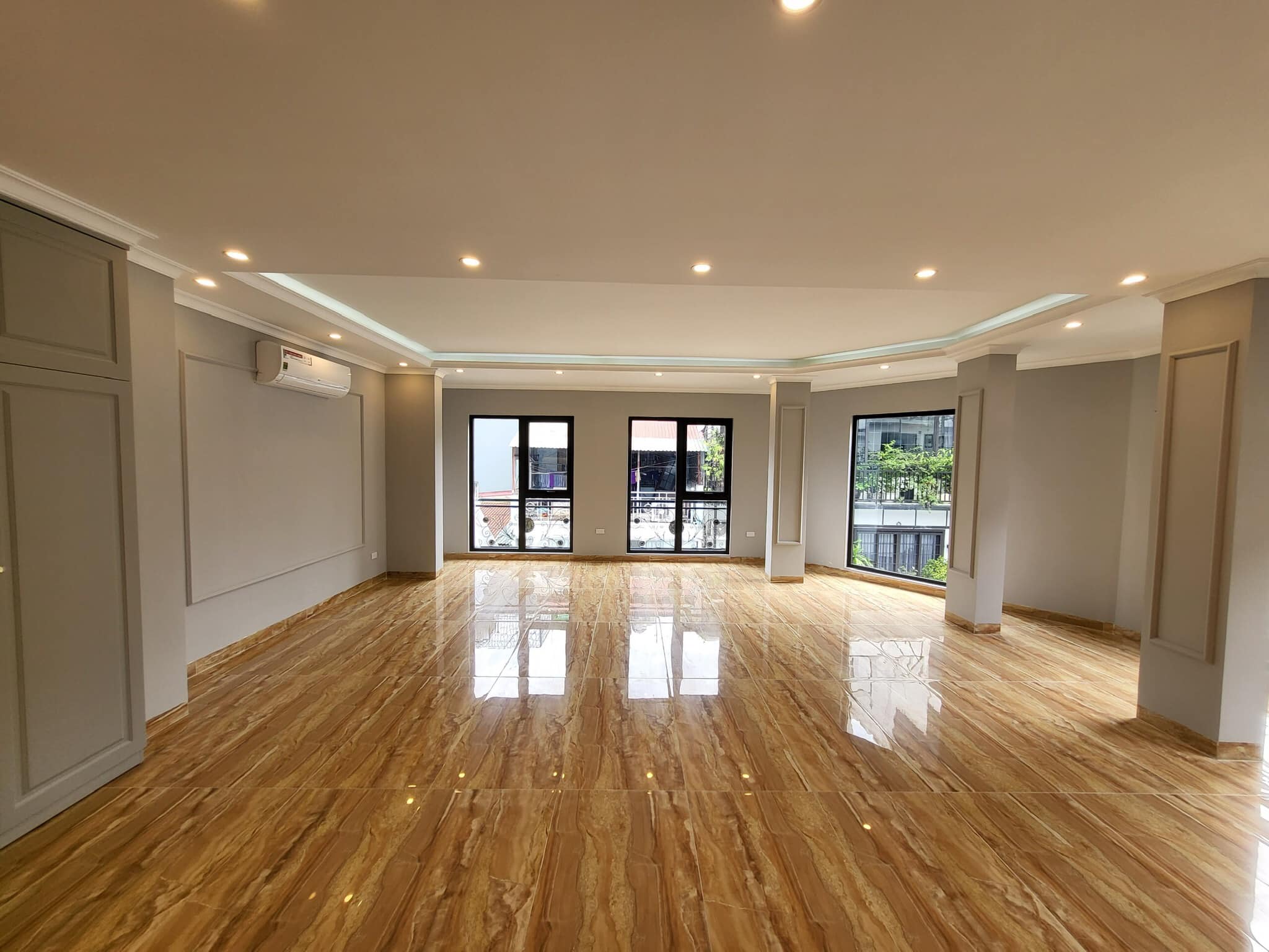 Tòa Văn Phòng Lô Góc -Huỳnh Thúc Kháng-2 Đường Ô TÔ Tránh -70M2 8 Tầng 29.9 Tỷ