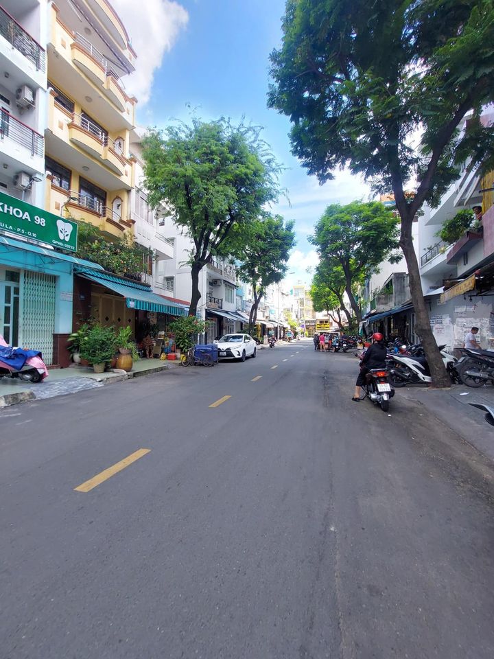 CHỦ THỞ OXY GIẢM GẤP 300TR - NHÀ HOÀ HẢO QUẬN 10 - DT 73M2 - SAU LƯNG CĂN MẶT TIỀN - HXH 6M - NGANG 5 x15M - Ô TÔ NGỦ