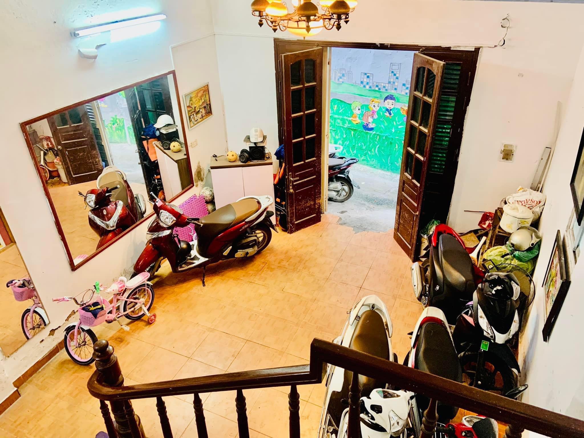 Bán nhà Núi Trúc, 3 mặt thoáng, dân trí tuyệt vời. 50m2x3T giá 5,5 tỷ