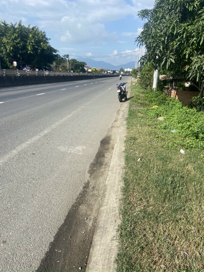 Mặt tiền qlo1A Suối Hiệp nàng 11m