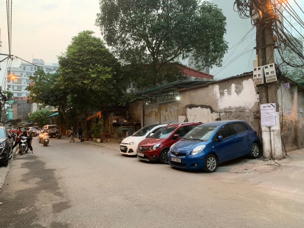 Bán mảnh đất phố Đội Cấn - Hoàng Hoa Thám DT 240m, 2 mặt tiền 19m - 15m, giá 27,2 tỷ