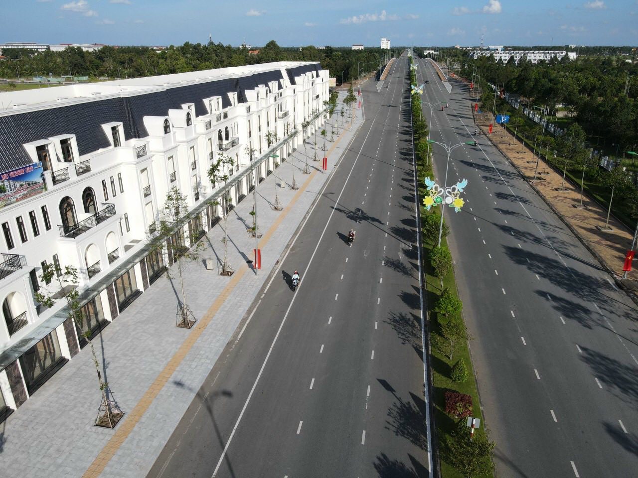 Tôi cần bán, ai mua đất mặt đường 53m trung tâm thành phố đô thị loại 2, giá 14tr/m2