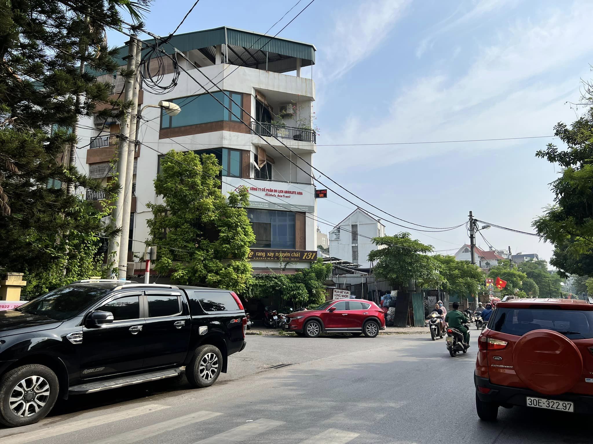 Bán Nhà Mặt Phố Aí Mộ - 80m 5T Lô Góc, Vỉa Hè 3 Mặt Thoáng Kinh Doanh Qúa Đỉnh.