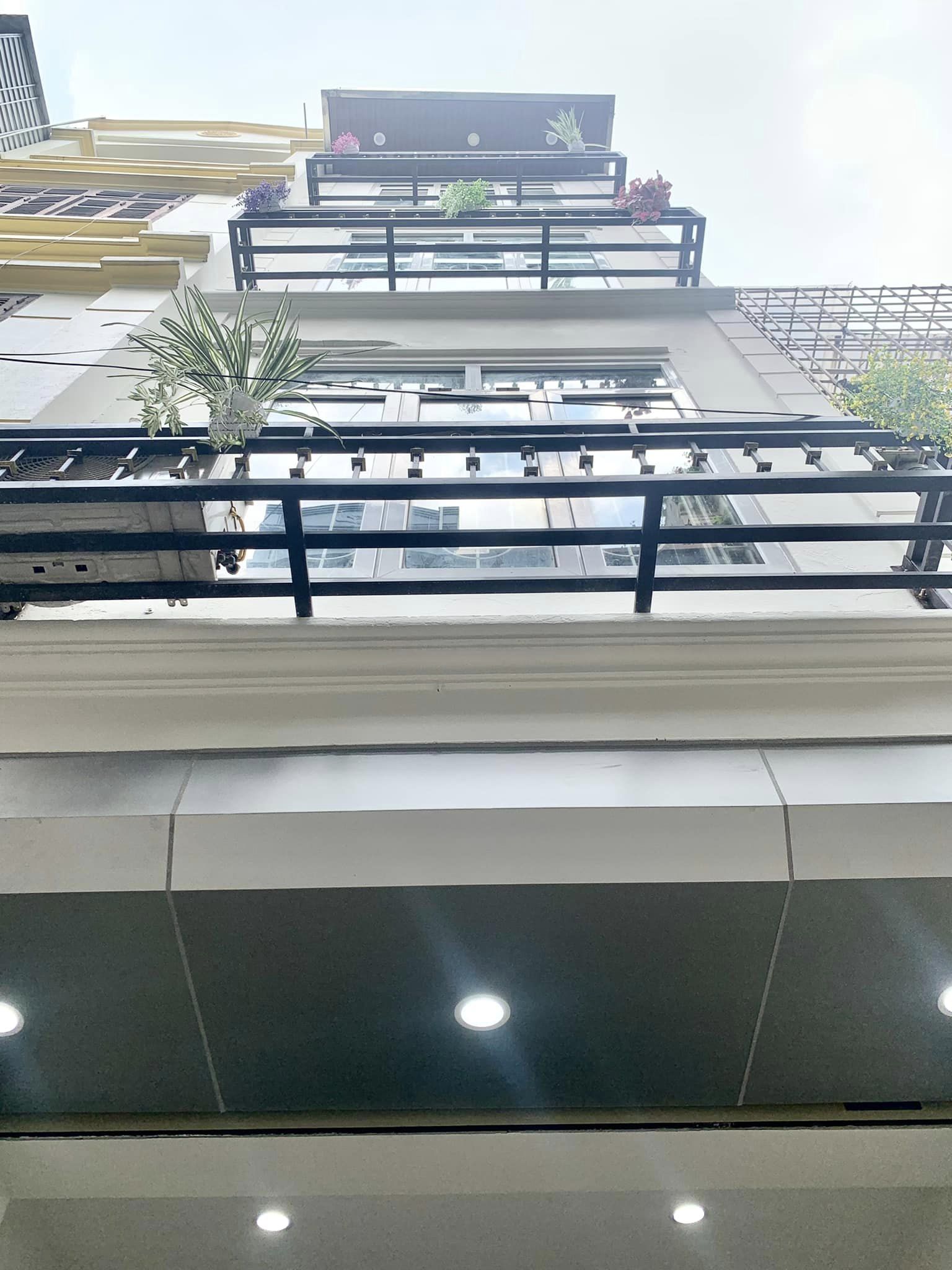 Ô tô tránh, kinh doanh, vị trí cực đẹp Trung Văn, Nam Từ Liêm, nhỉnh 5 tỷ