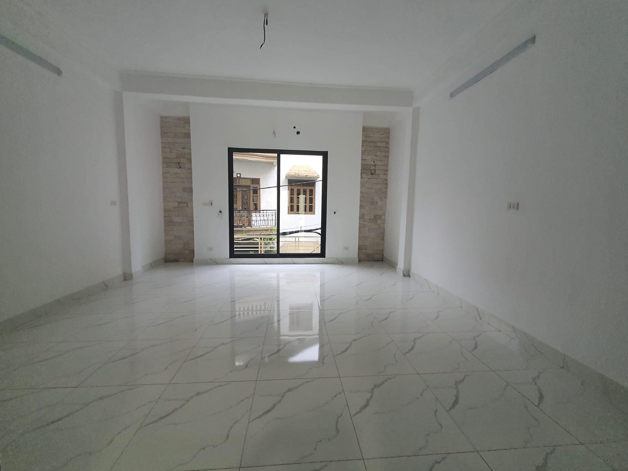 HỒNG TIẾN - SIÊU PHẨM CỰC ĐẸP LONG BIÊN QUẬN - 30M RA MẶT PHỐ - Ô TÔ 7 CHỖ VÀO NHÀ - NGÕ RỘNG,