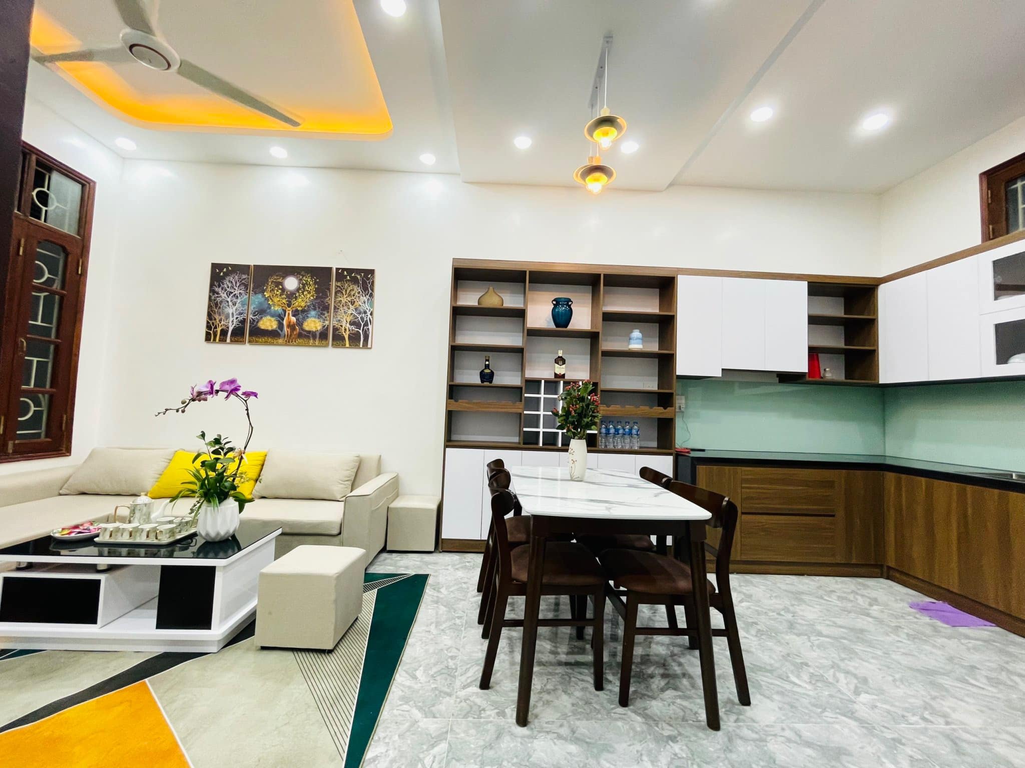 Bán nhà siêu rẻ lô góc Trần Thái Tông - Cầu Giấy DT38m2x4T.siêu thoáng,an ninh tốt,ở luôn.giá chỉ 5.2 tỷ.