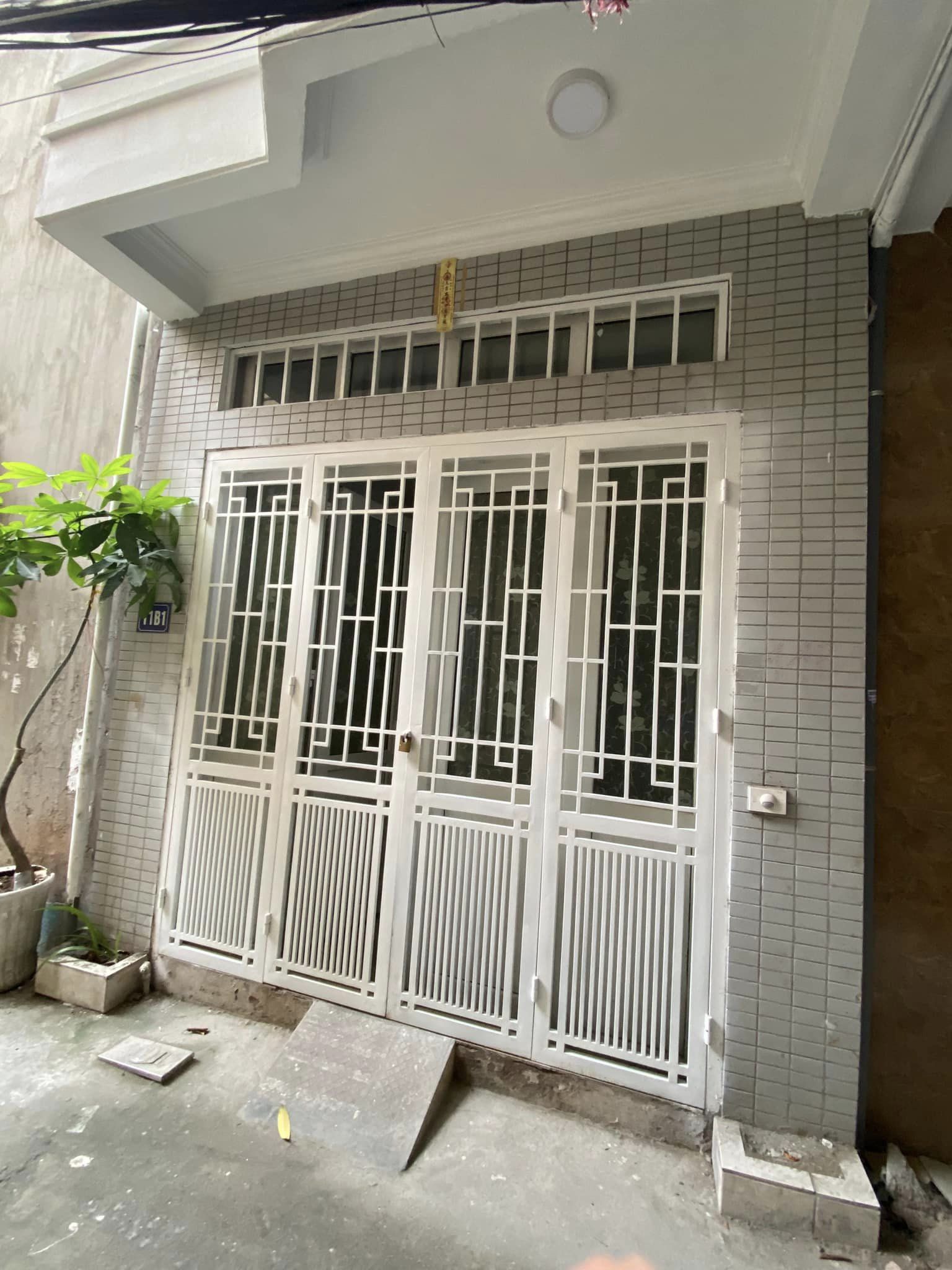 Nhà đẹp, nội thất xịn, 3 gác đỗ cửa, Cầu Giấy. DT 40m²x 4 tầng. Giá 4.4 tỷ.