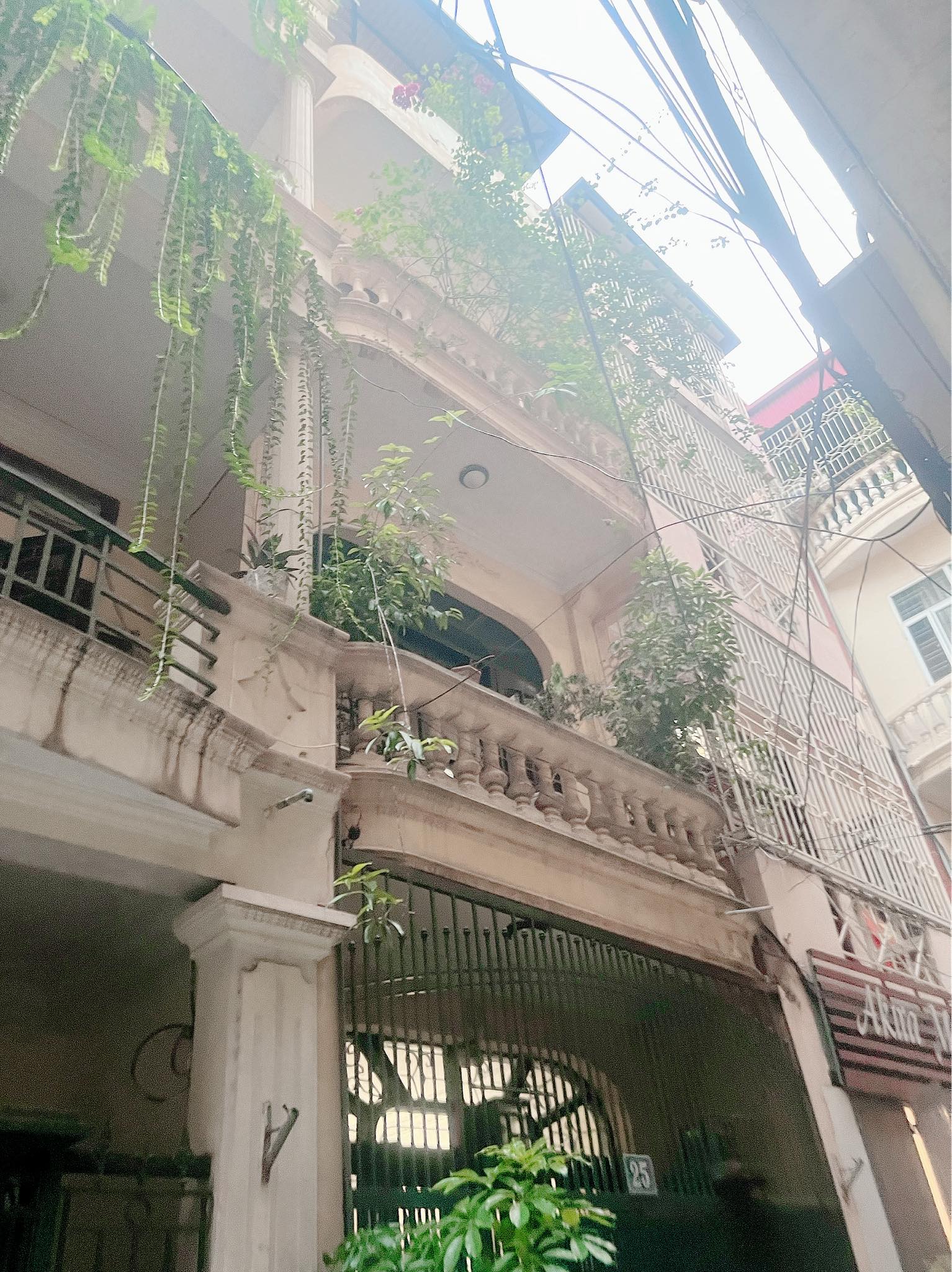 BÁN NHÀ 4 TẦNG PHÂN LÔ THÁI HÀ, VỈA HÈ , KINH DOANH , DT 46M2 X 4 TẦNG.