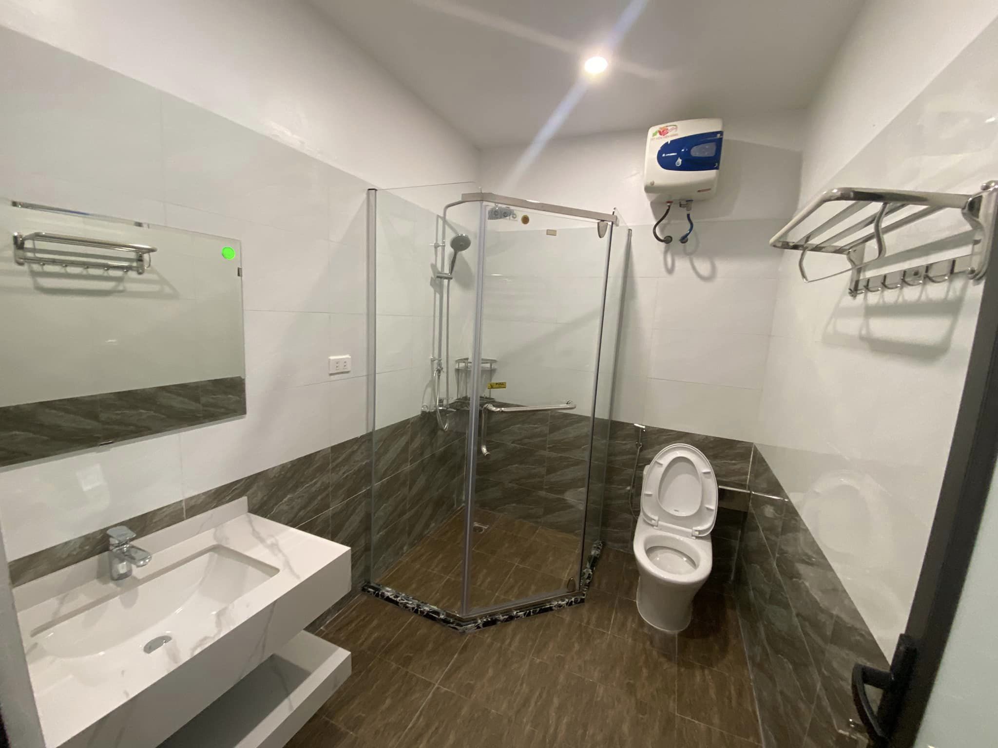 Bán nhà 4 tầng mặt đường Kiều sơn- Hải An- Hải Phòng