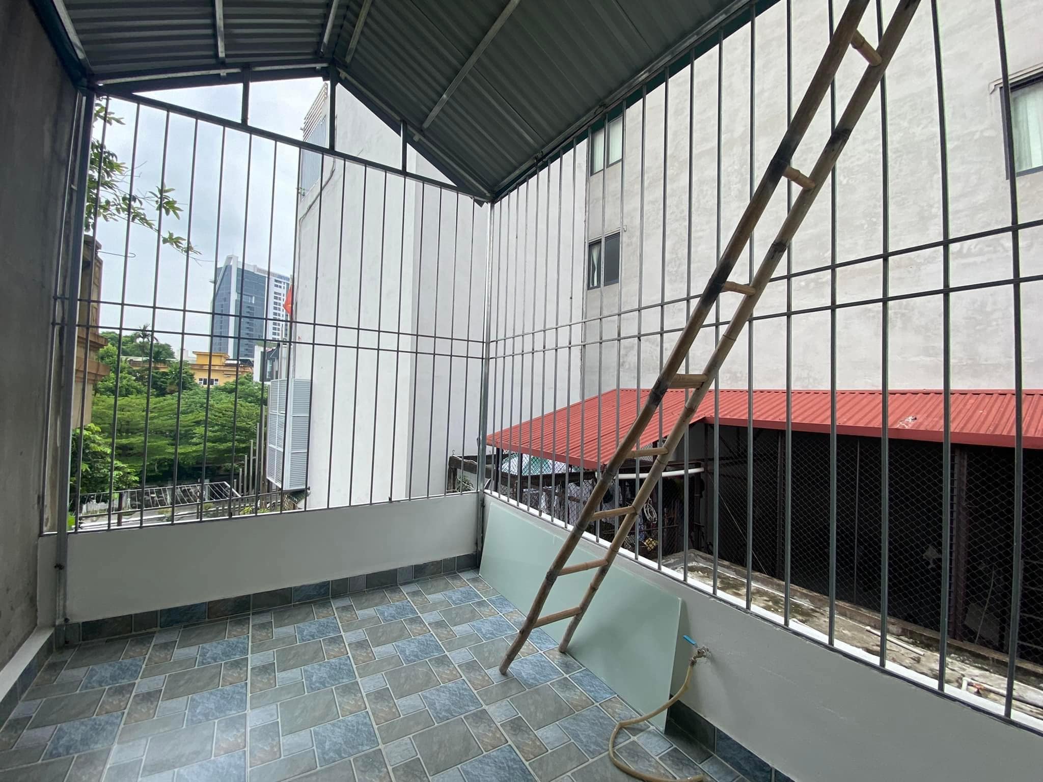 BÁN NHÀ KIM MÃ 5.9 TỶ 40M2 4T MT 3.5M BA BƯỚC RA PHỐ- NGÕ THÔNG- DÂN TRÍ CAO- AN NINH TỐT- SIÊU ĐẸP