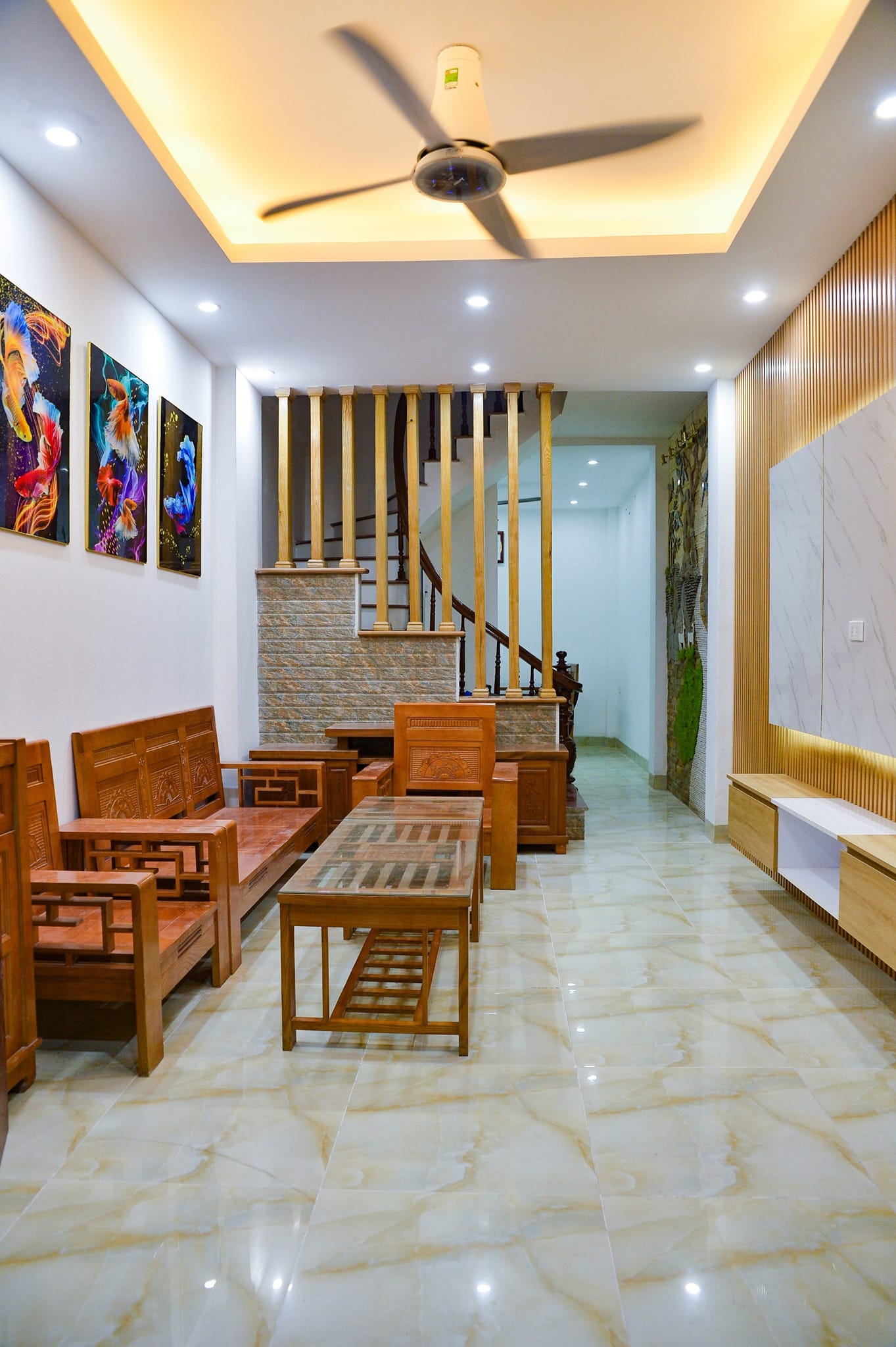 BÁN NHÀ HÀO NAM, PHÂN LÔ, GẦN PHỐ, Ô TÔ ĐỖ CỬA.