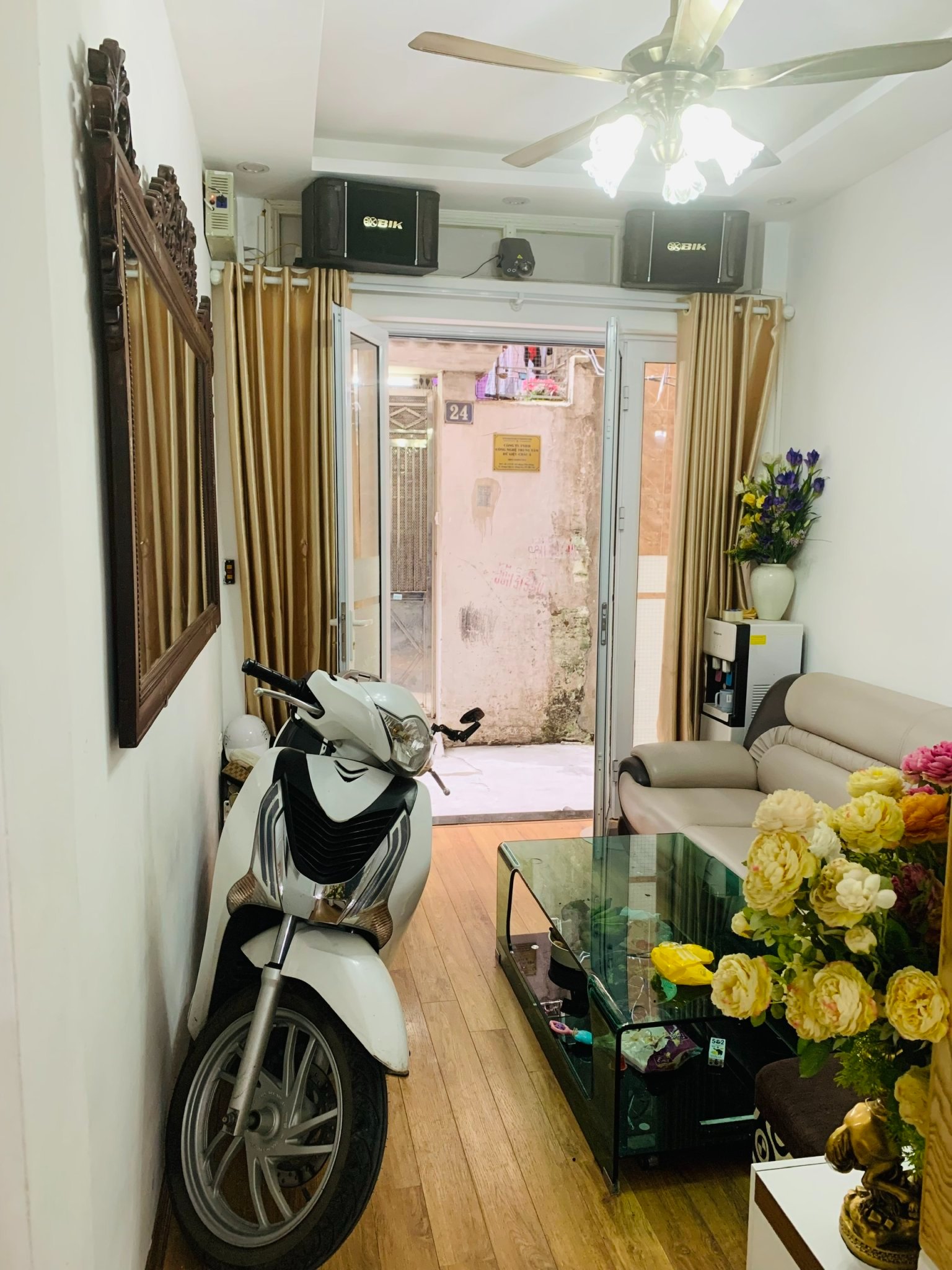 Lô Góc 3 Mặt Thoáng - Đặng Tiến Đông - Rộng 33m2 - 4 Tầng - Giá 4.25 Tỷ - Ở ngay.