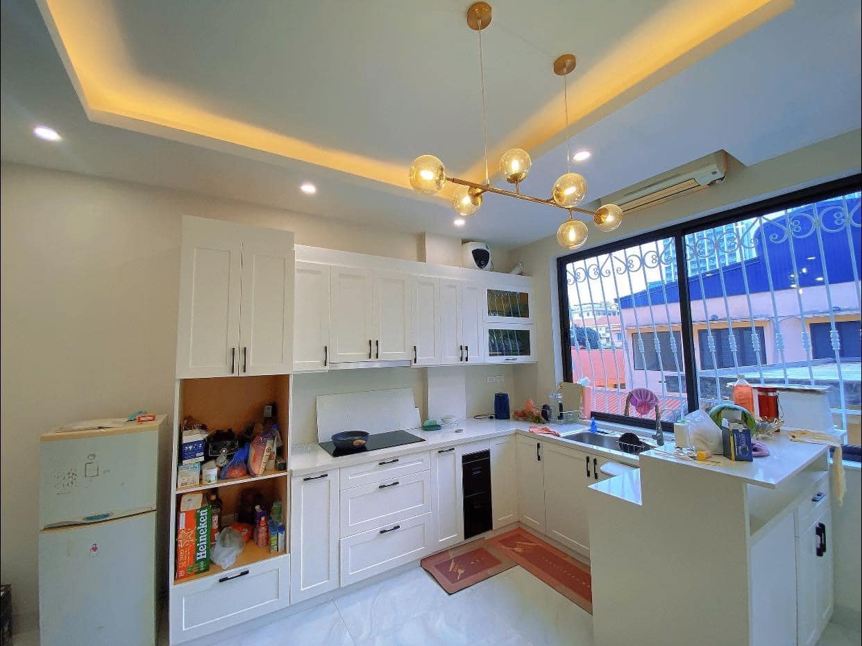 Hạ giá Nhà mặt phố 800A, Cầu Giấy, thang máy, S:58m2, MT: 3.8, 5T, 16,5 tỷ