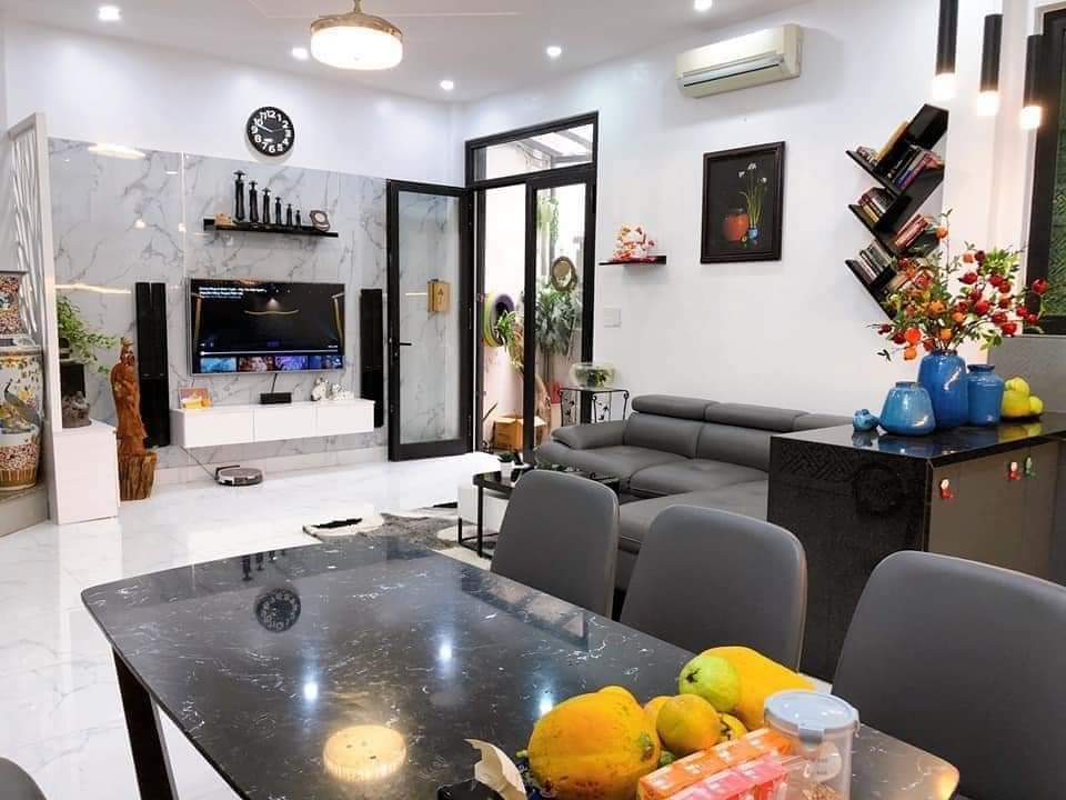 NHÀ MỚI, ô tô cách nhà 15m, TỨ LIÊN 34m x 5 tầng, MT 5m, giá 3.55 tỷ