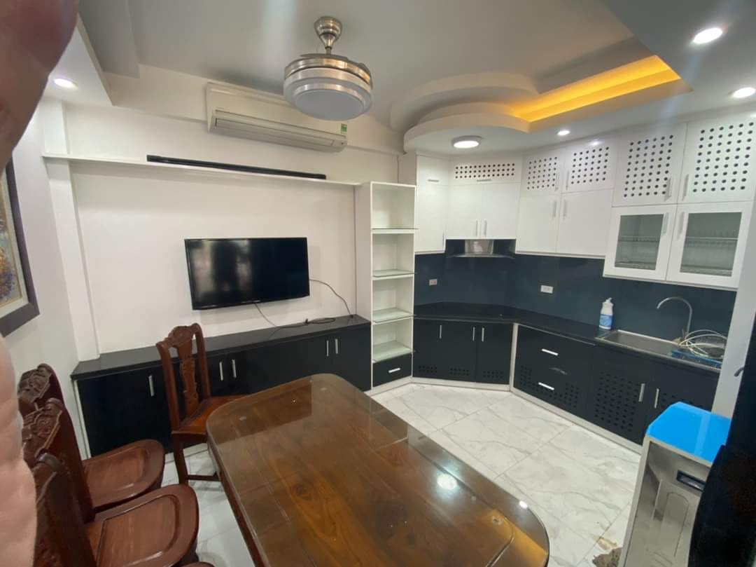 Bán nhà 5 tầng Đông Dư dân xây đường 2 ô tô tránh Kinh Doanh tốt.