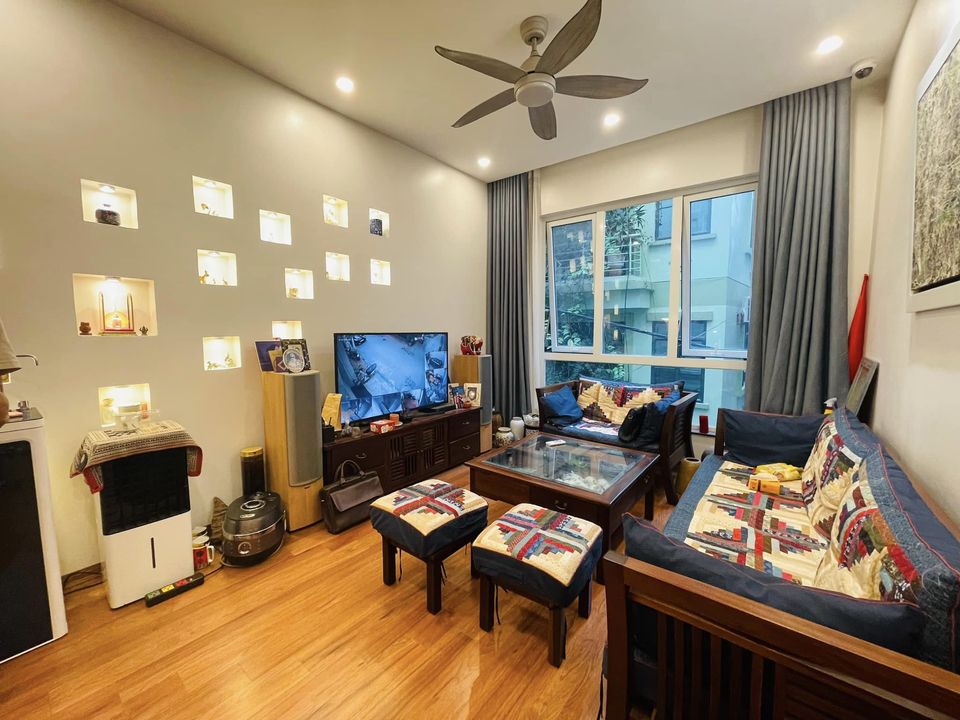 Bán nhà Đống Đa , phân lô Trần Quang Diệu , ngõ thông , ô tô tránh nhau , nhà đẹp ở ngay