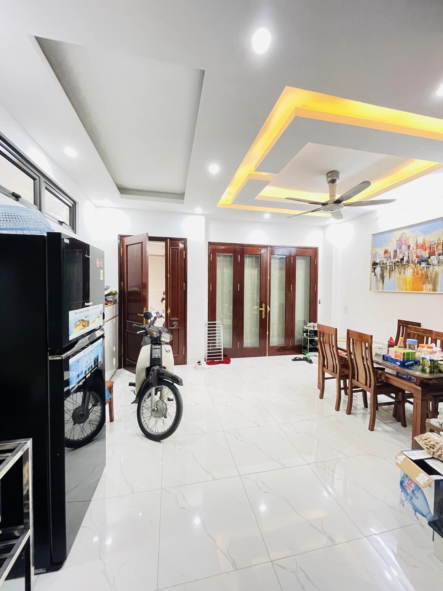 Hoa hậu phố Cầu Giấy, nhà đẹp, lô góc 3 thoáng, ô tô 50m, dt 50m, 5.35 tỷ