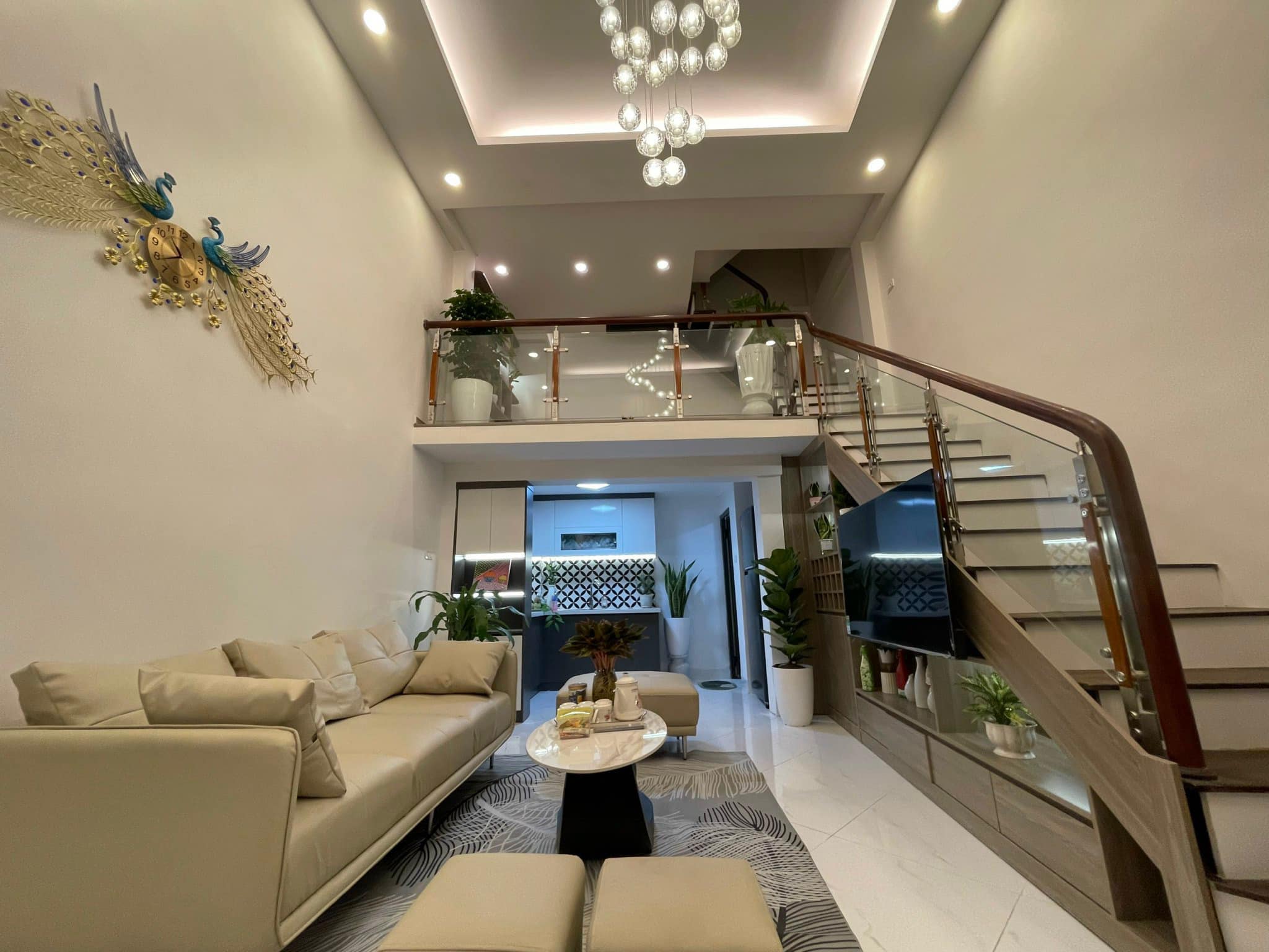 Bán nhà phố Xuân Thuỷ OTO 7 chỗ vào nhà